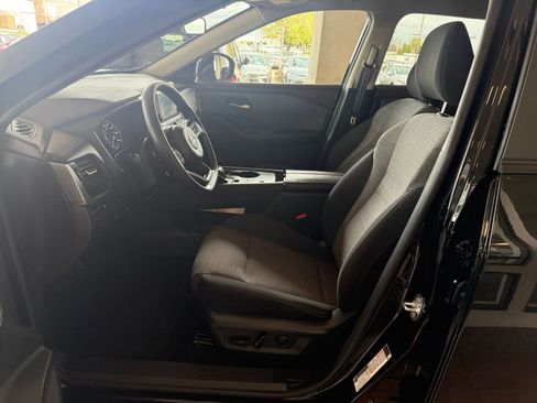 Used 2023 Nissan Rogue SV image 28