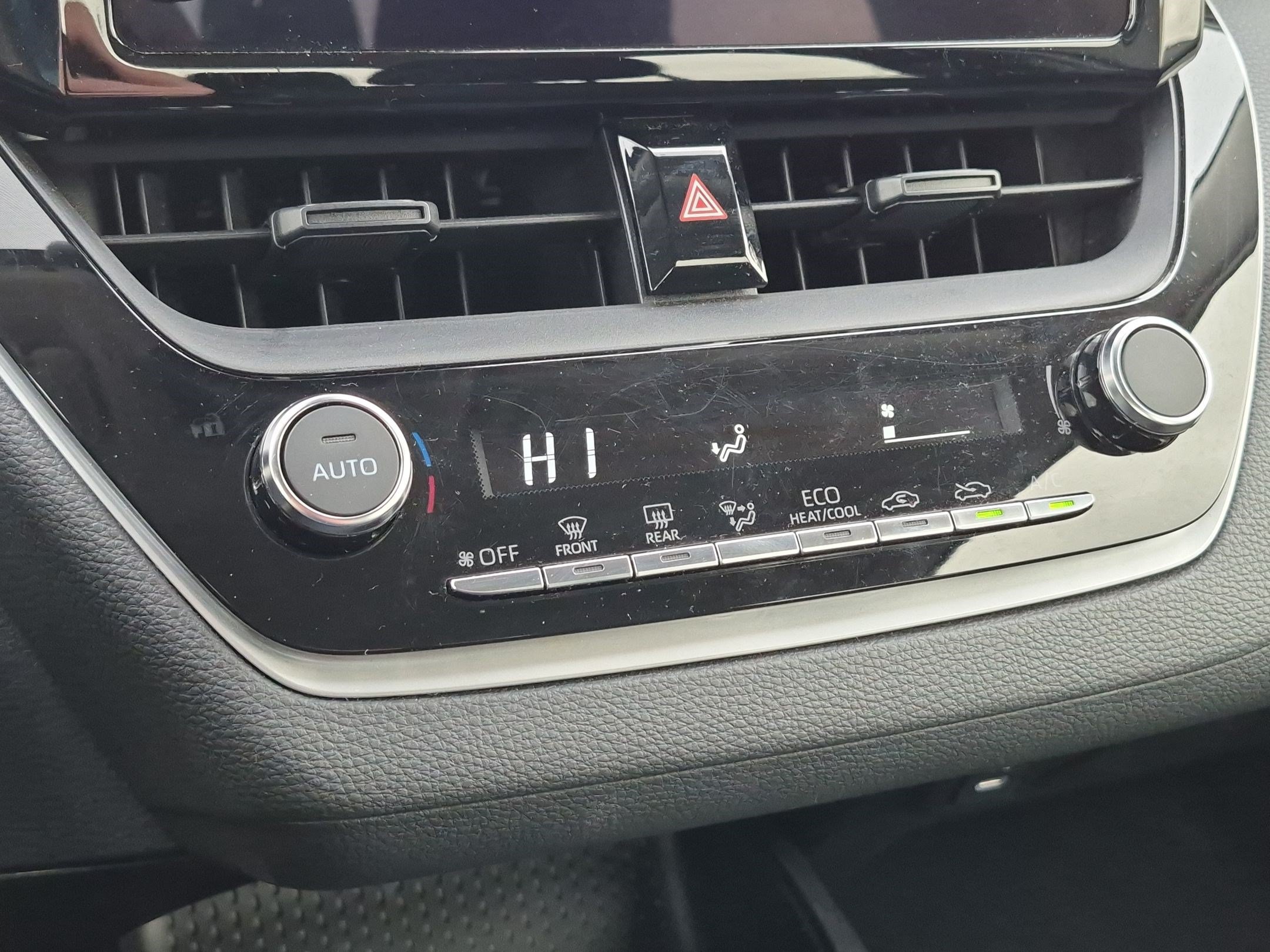 Used 2025 Toyota Corolla LE FWD image 27
