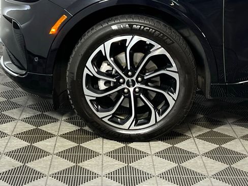 Used 2024 Lincoln Nautilus Reserve image 14