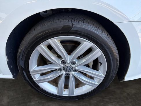 Used 2019 Volkswagen Passat 2.0T Wolfsburg w/ Wheels & Sunroof Package FWD image 38