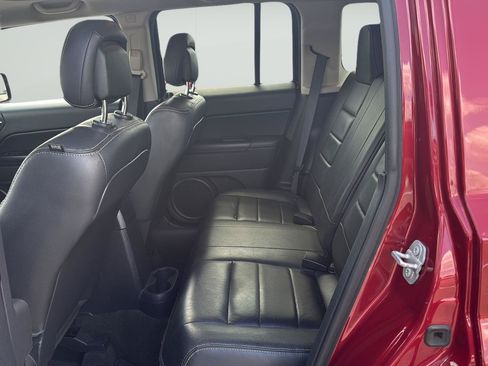 Used 2016 Jeep Patriot High Altitude FWD image 9