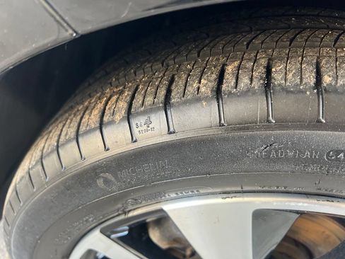 Certified 2023 Nissan Sentra SV w/ SV Premium Package FWD image 43
