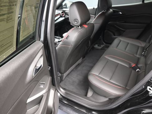 Used 2024 Chevrolet Trax RS w/ Driver Confidence Package FWD image 17