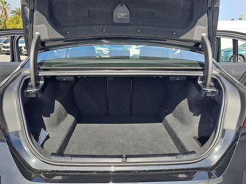 Used 2025 BMW 530i RWD image 12