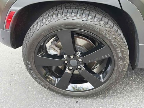Used 2024 Land Rover Defender 110 SE AWD/4WD image 29
