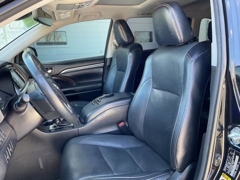 Used 2018 Toyota Highlander Limited image 15