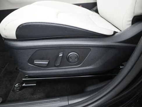 Used 2024 Kia Sportage EX FWD image 12