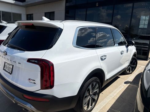 Certified 2021 Kia Telluride S FWD image 7