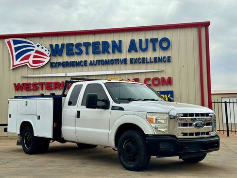Used 2015 Ford F350 XL RWD image 1