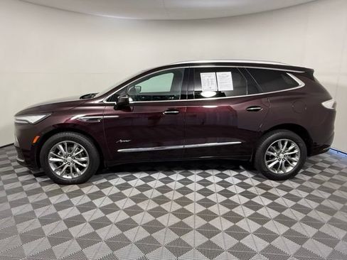 Used 2022 Buick Enclave Avenir FWD image 3