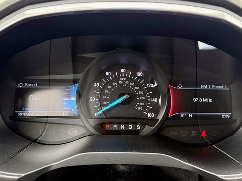 Used 2019 Ford Edge Titanium w/ Cold Weather Package FWD image 22