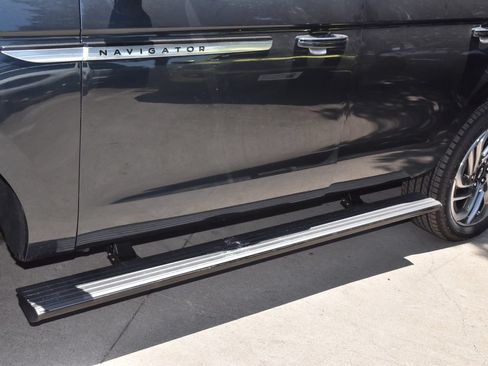 New 2026 Lincoln Navigator Reserve AWD/4WD image 40