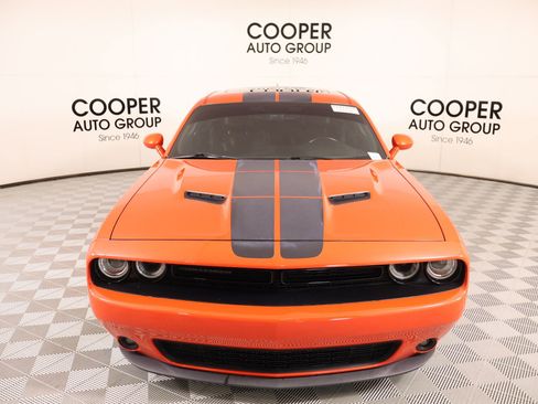 Used 2018 Dodge Challenger SXT Plus RWD image 9