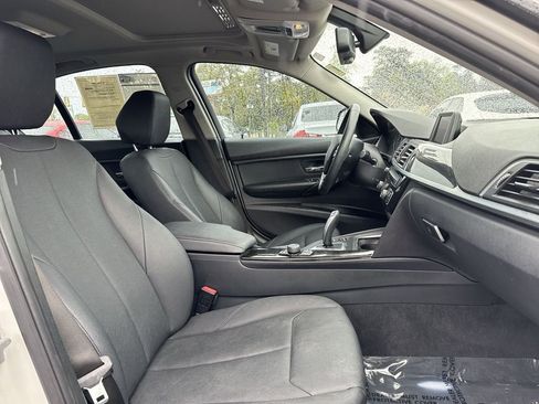 Used 2018 BMW 320i xDrive 320i xDrive image 22