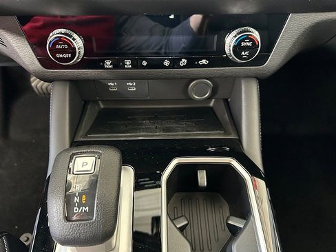 New 2026 Mitsubishi Outlander ES image 12