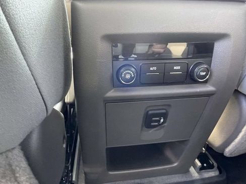 Certified 2020 Chevrolet Traverse LT FWD image 12