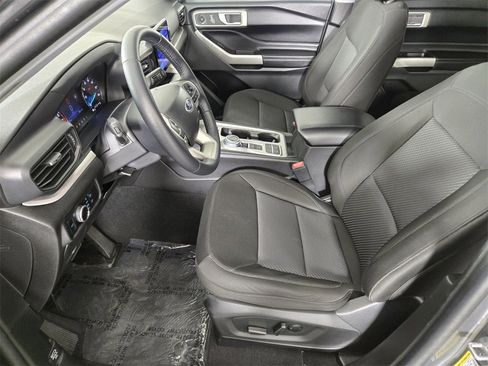 Used 2023 Ford Explorer XLT image 14