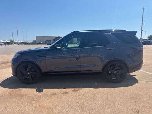 Used 2024 Land Rover Discovery Dynamic SE AWD/4WD image 2