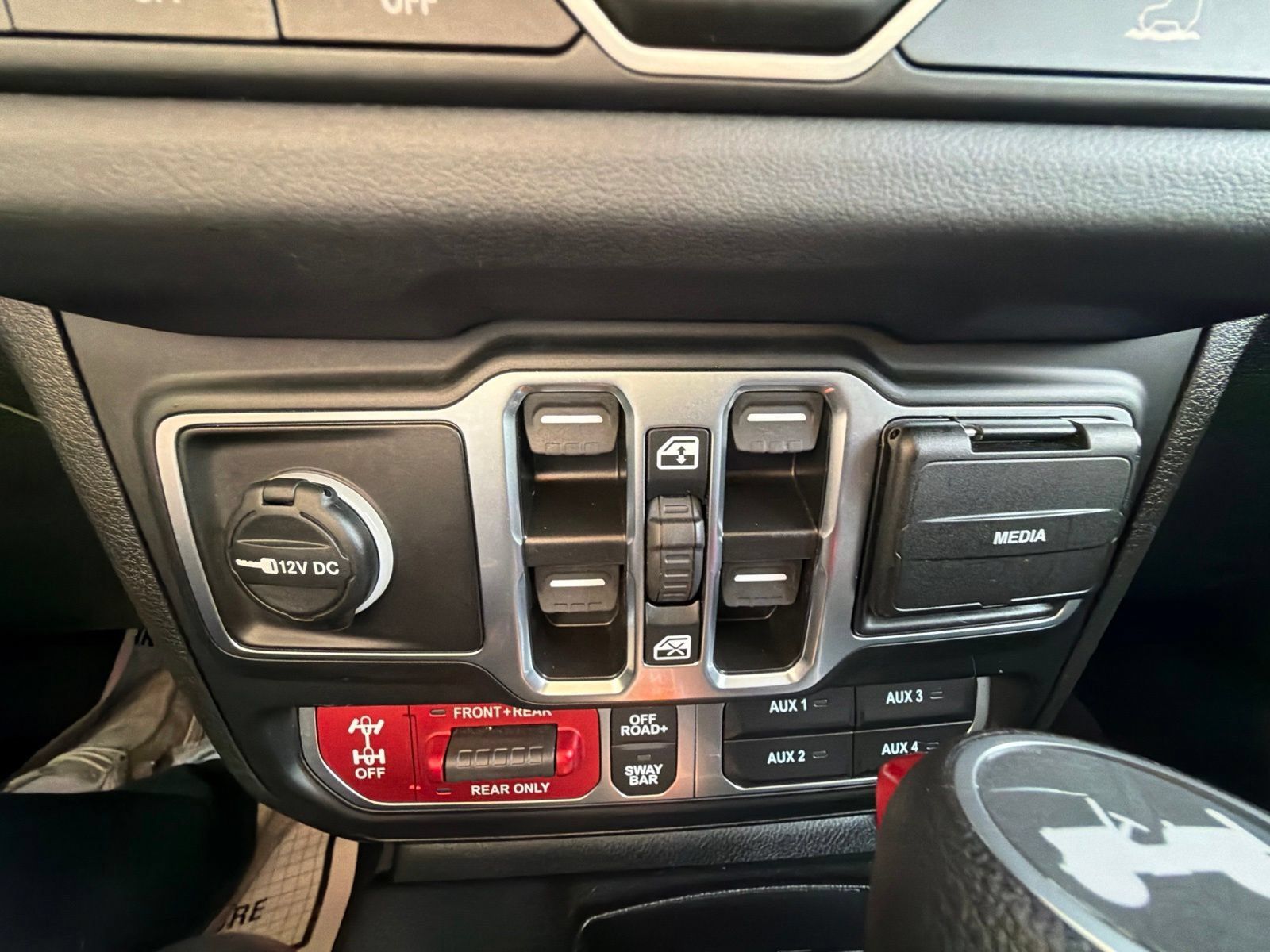 Used 2026 Jeep Wrangler Unlimited Rubicon AWD/4WD image 21