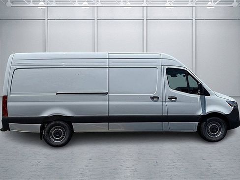 New 2025 Mercedes-Benz Sprinter 2500 image 4
