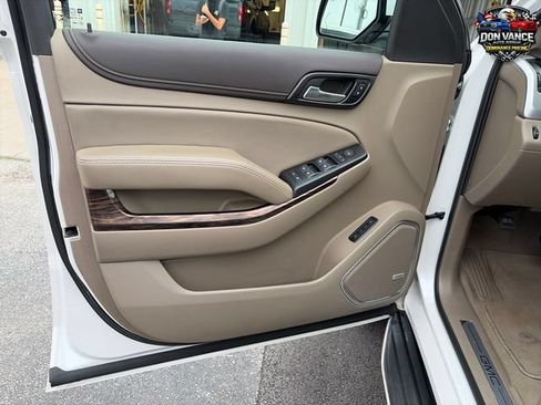 Used 2020 GMC Yukon SLT w/ Premium Edition AWD/4WD image 10