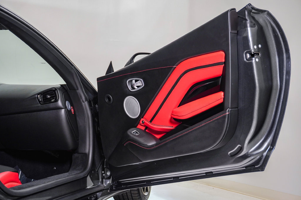 Used 2019 Aston Martin V8 Vantage Coupe RWD image 19