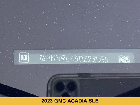 Certified 2023 GMC Acadia SLE w/ Driver Convenience Package AWD/4WD image 15