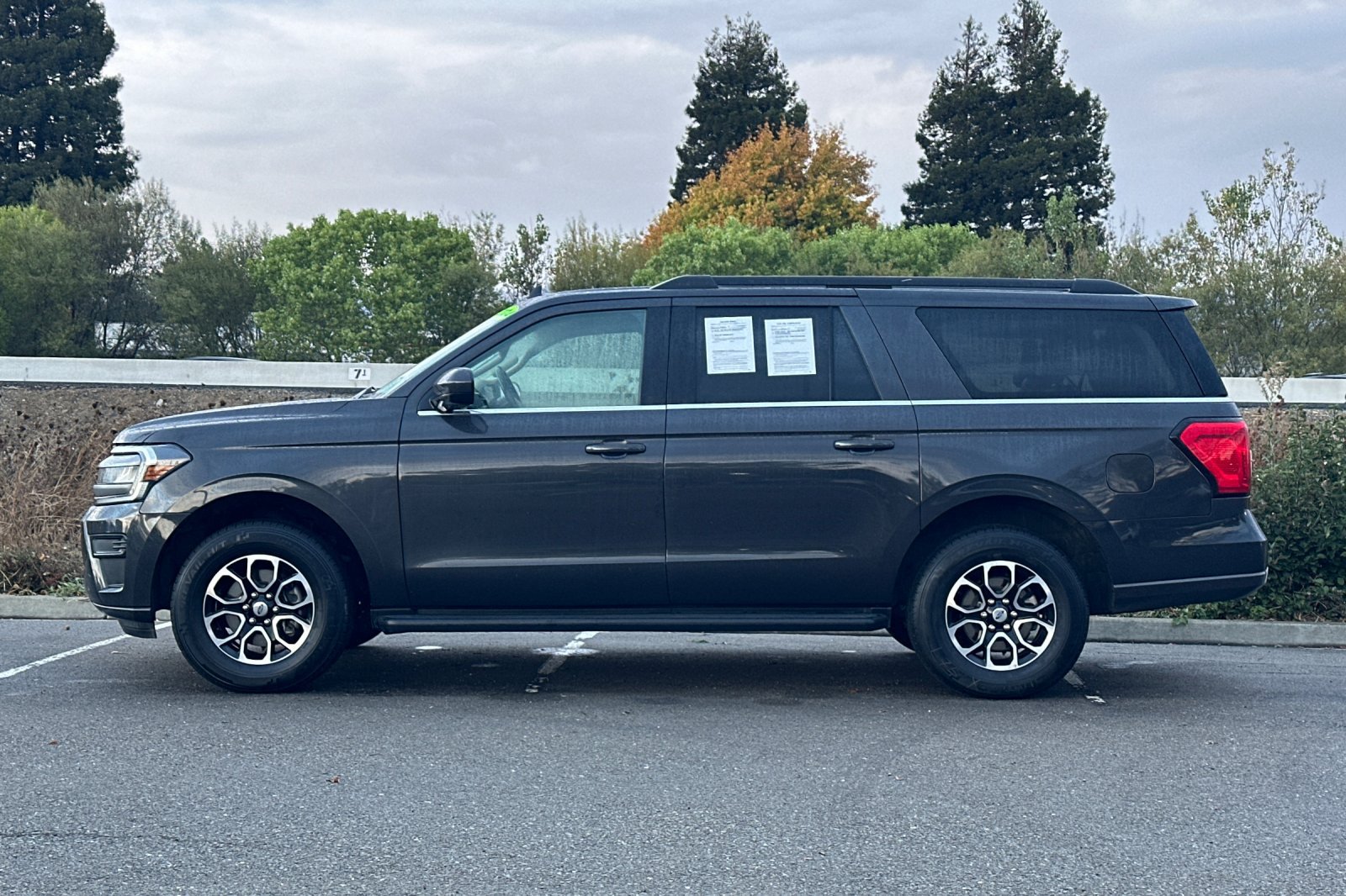 Used 2024 Ford Expedition Max XLT AWD/4WD image 7