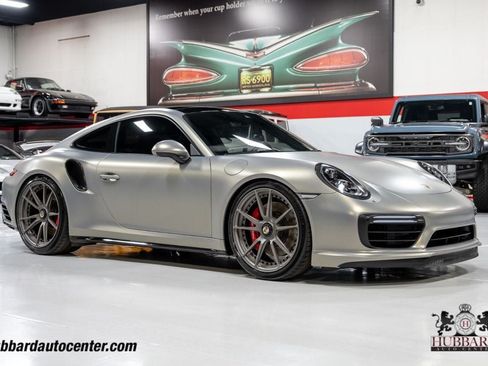Used 2018 Porsche 911 4 Coupe AWD/4WD image 1