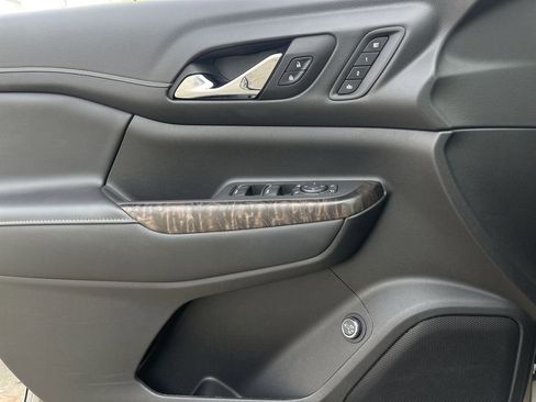 Used 2022 GMC Acadia Denali w/ Denali Ultimate Package image 22