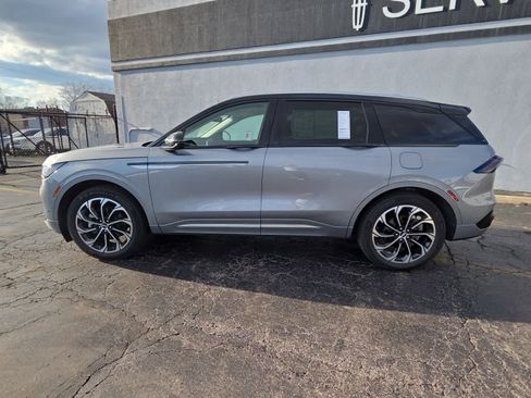 Used 2024 Lincoln Nautilus Reserve w/ Equipment Group 203A AWD/4WD image 8