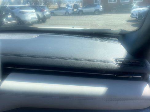 Used 2025 Jeep Compass Limited image 36