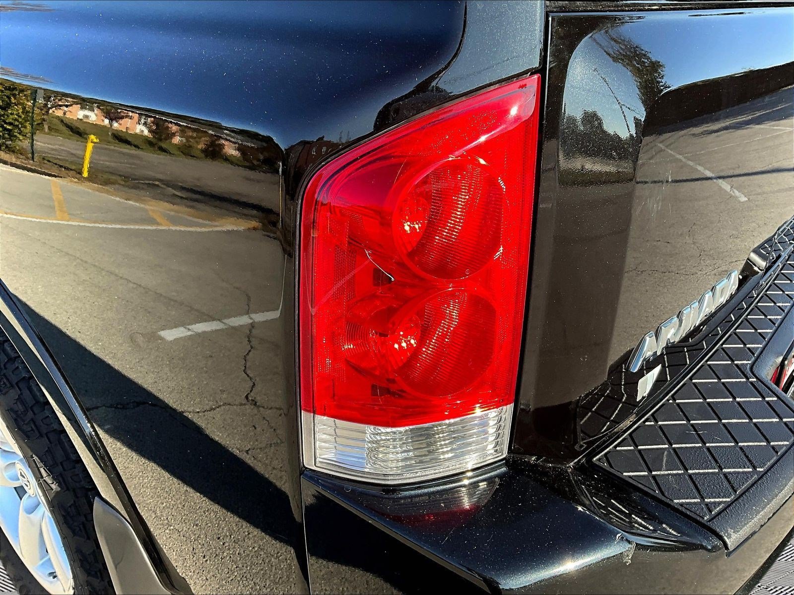 Used 2014 Nissan Armada SV RWD image 22