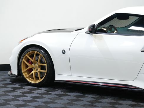 Used 2020 Nissan 370Z NISMO image 18