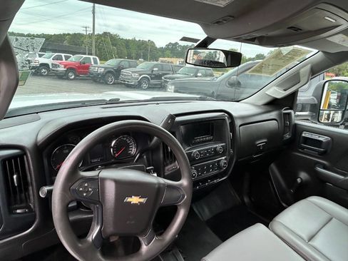 Used 2015 Chevrolet Silverado 2500 W/T AWD/4WD image 10