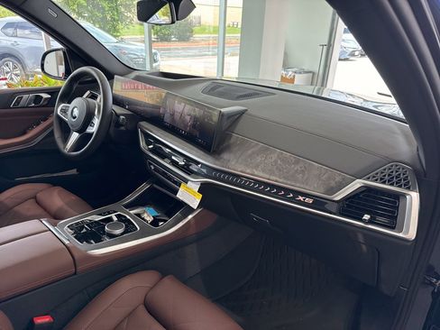 New 2026 BMW X5 xDrive40i w/ M Sport Package AWD/4WD image 55