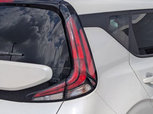 Used 2024 Kia Soul LX w/ Option Group 015 image 7