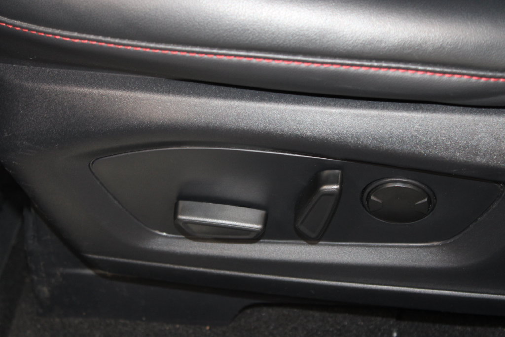 Used 2025 Ford Explorer ST-Line AWD/4WD image 34