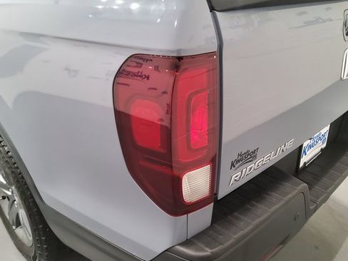 Used 2022 Honda Ridgeline RTL-E image 11