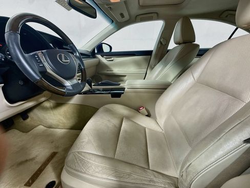 Used 2014 Lexus ES 350 w/ Luxury Package FWD image 21