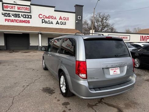Used 2019 Dodge Grand Caravan SXT image 6