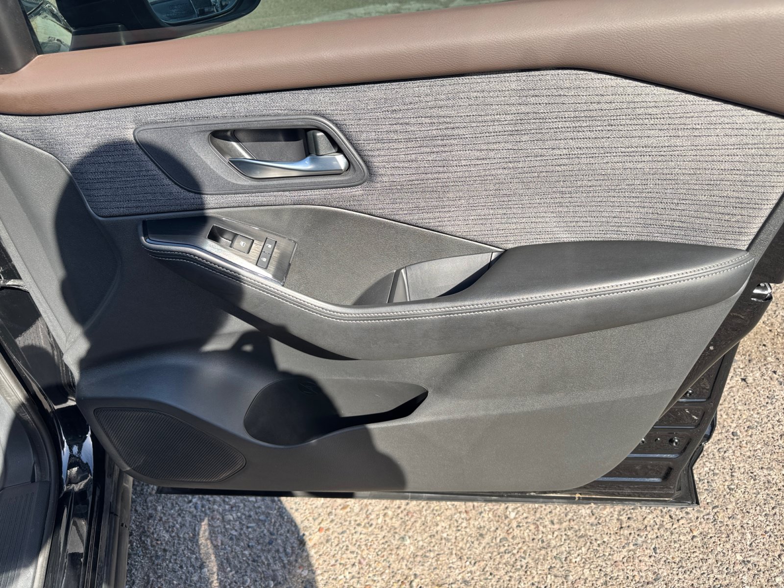 Used 2022 Nissan Rogue SV AWD/4WD image 29