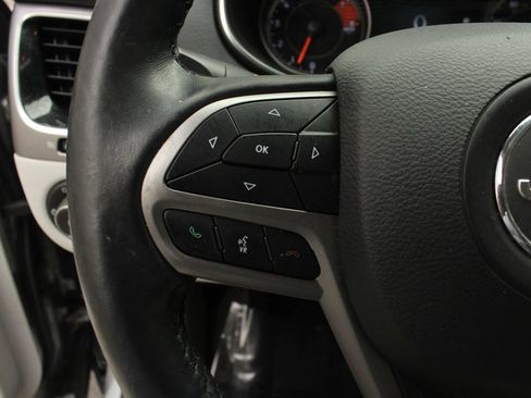Used 2019 Jeep Cherokee Limited AWD/4WD image 30