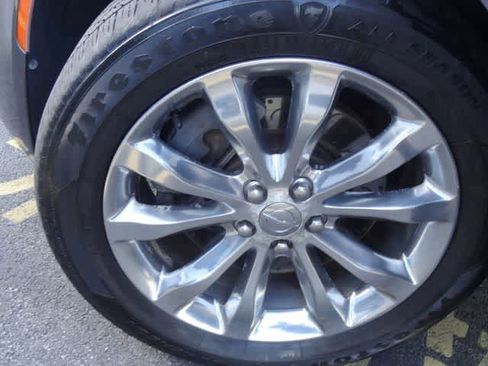 Used 2015 Chrysler 300 Limited AWD/4WD image 31