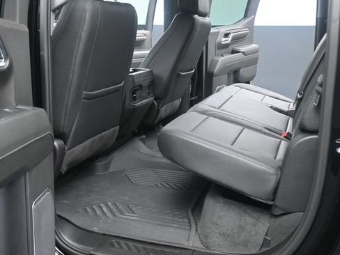 Used 2024 Chevrolet Silverado 1500 LT Trail Boss w/ LT Trail Boss Premium Package AWD/4WD image 17