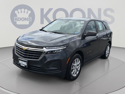 Used 2022 Chevrolet Equinox LS w/ Driver Confidence II Package AWD/4WD image 1