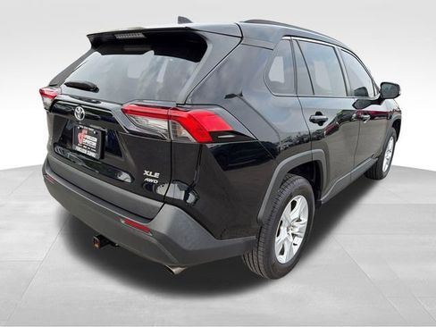 Used 2021 Toyota RAV4 XLE AWD/4WD image 7