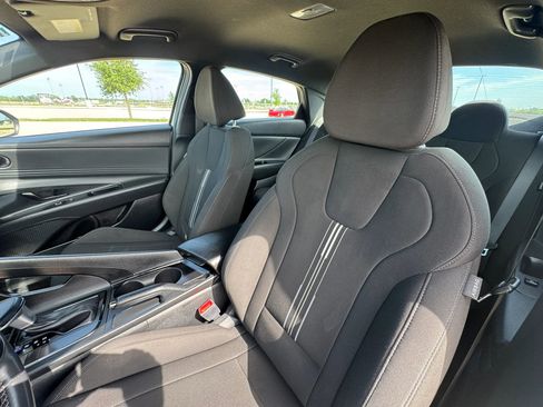 Used 2025 Hyundai Elantra Sport FWD image 22