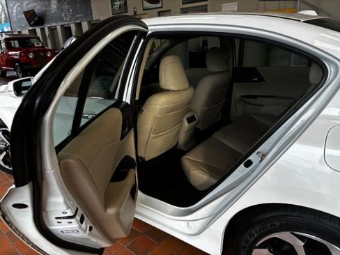 Used 2016 Honda Accord EX-L image 28