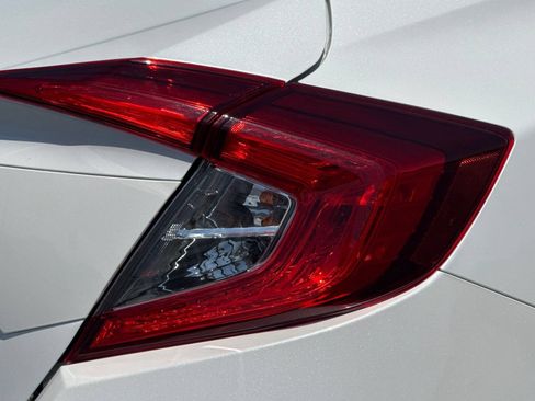 Used 2019 Honda Civic EX image 46